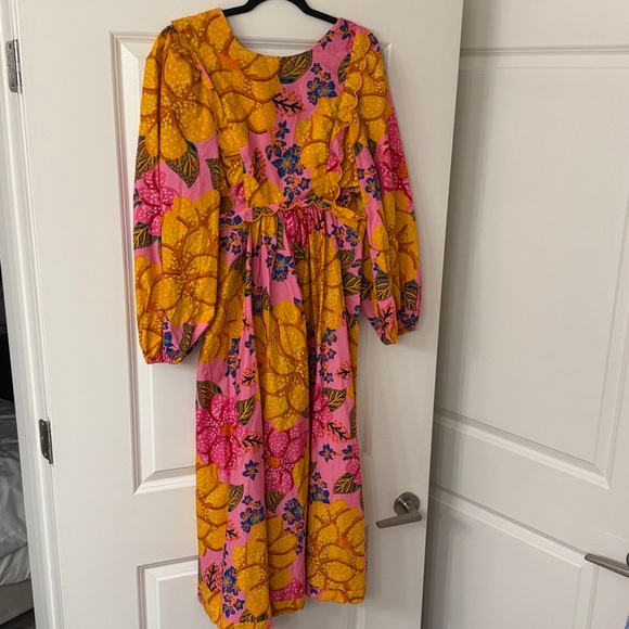 FARM Rio Flowers Garden Midi Dress - Picture 8 of 9